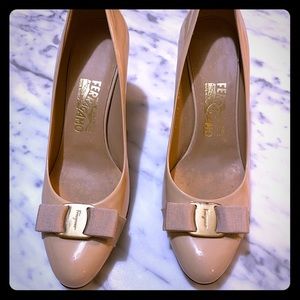 Salvatore Ferragamo 9 pumps